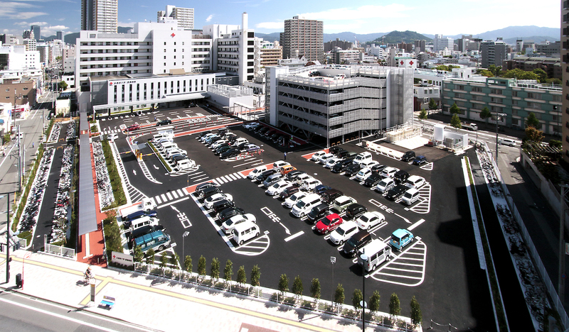 建物の回路低い精度で自動的に生成された説明