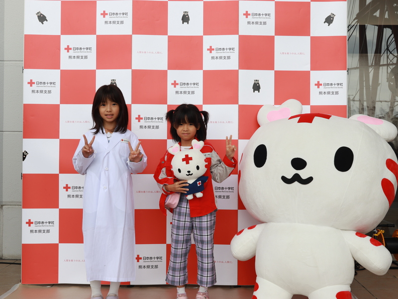 赤十字フェスタ（2023年開催）での写真撮影（熊本赤十字病院よりご提供）