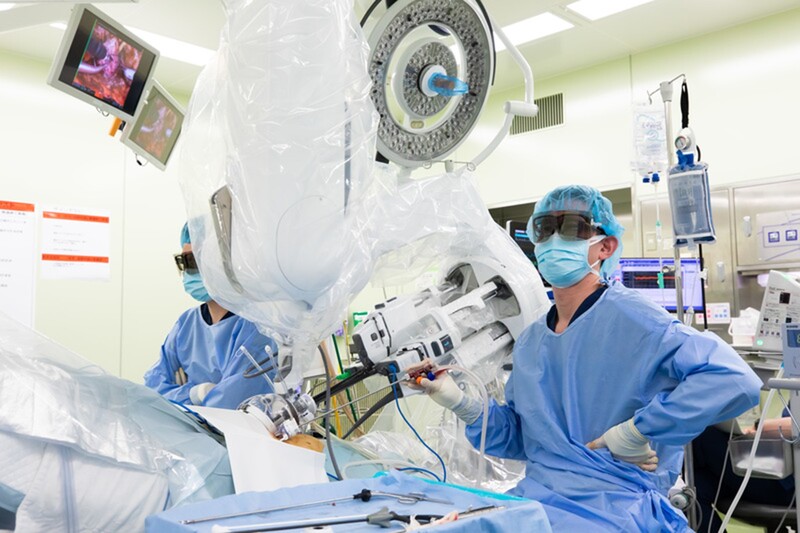 病室にいる男性AI 生成コンテンツは誤りを含む可能性があります。