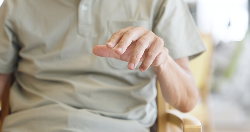 パーキンソン病とレビー小体型認知症の共通点とは？ 主な治療法や医療費助成の活用法