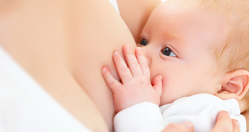母乳で赤ちゃんを育てることはお母さんにもメリット！基礎知識と注意点